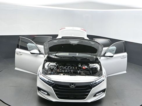 Used 2018 Honda Accord Touring image 52