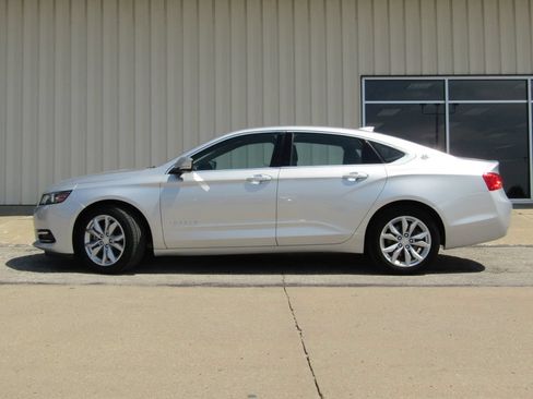 Used 2019 Chevrolet Impala LT FWD image 11