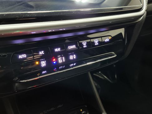 Used 2023 Chevrolet Bolt EUV LT w/ Driver Confidence Package image 28