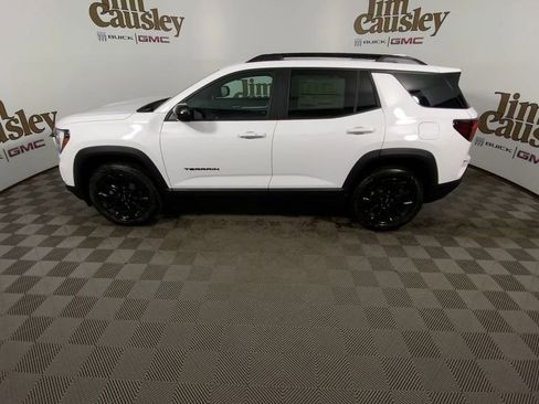 Used 2026 GMC Terrain Elevation w/ Elevation Premium Package image 5