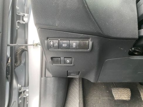 Used 2024 Toyota Corolla Cross SE image 14