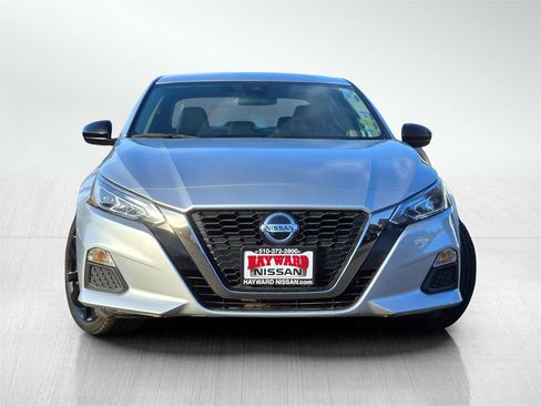 Used 2021 Nissan Altima 2.5 SR image 2