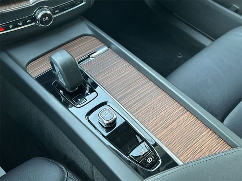Certified 2023 Volvo XC60 B5 Plus w/ Climate Package image 22
