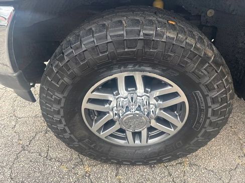 Used 2004 Ford F350 Lariat image 29