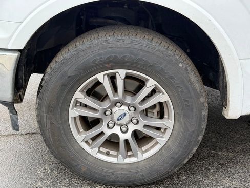 Used 2018 Ford F150 Lariat image 10