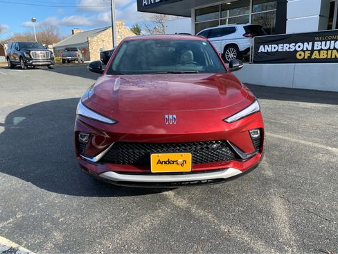 Used 2024 Buick Envista Sport Touring w/ Convenience II Package image 2