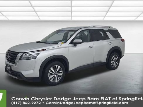 Used 2025 Nissan Pathfinder SL image 7