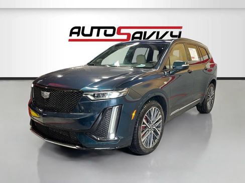 Used 2024 Cadillac XT6 Sport w/ Technology Package AWD/4WD image 3