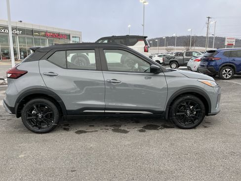 Used 2024 Nissan Kicks SR image 2