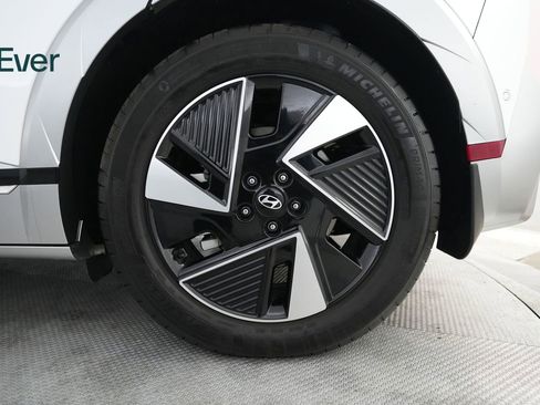 Used 2025 Hyundai Ioniq 5 Limited RWD image 9