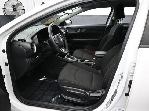 Used 2021 Kia Forte LXS image 11