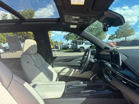 Used 2022 Cadillac Escalade ESV Sport w/ Touring Package AWD/4WD image 29