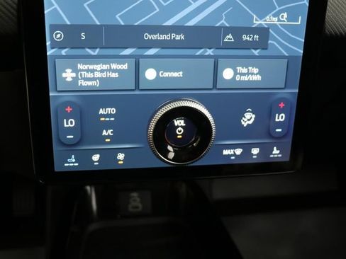 Used 2025 Ford Mustang Mach-E Premium AWD/4WD image 24