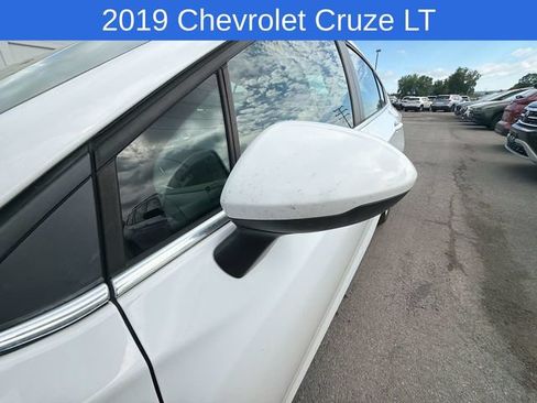 Used 2019 Chevrolet Cruze LT w/ Convenience Package FWD image 22