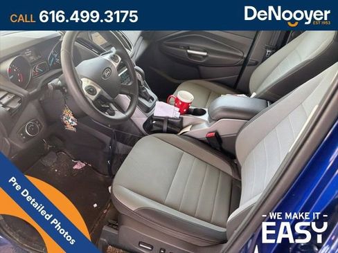Used 2016 Ford Escape SE w/ Equipment Group 201A image 9