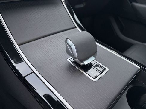 Used 2024 Land Rover Range Rover Velar Dynamic HSE image 8