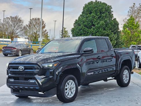 Used 2024 Toyota Tacoma SR5 image 3