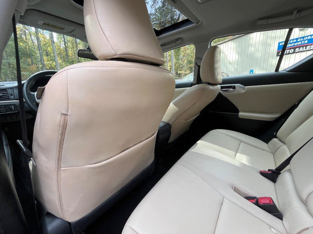 Used 2011 Lexus CT 200h Premium w/ Premium Audio Pkg FWD image 33