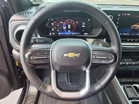 Used 2024 Chevrolet Colorado LT w/ LT Convenience Package RWD image 13