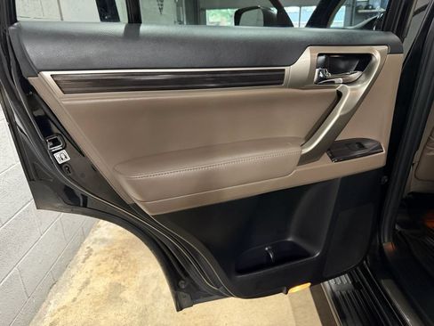 Used 2020 Lexus GX 460 Premium AWD/4WD image 24