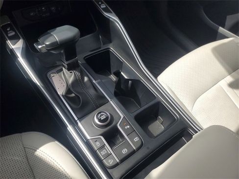 Certified 2025 Kia Sorento S image 25