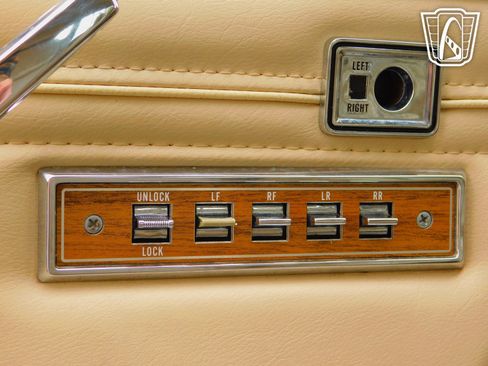 Used 1989 Jeep Grand Wagoneer AWD/4WD image 10