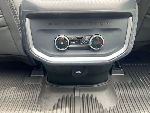 Used 2025 Ford Expedition Active AWD/4WD image 26