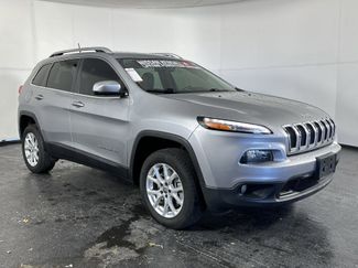 Used 2016 Jeep Cherokee Latitude w/ Comfort/Convenience Group video 2