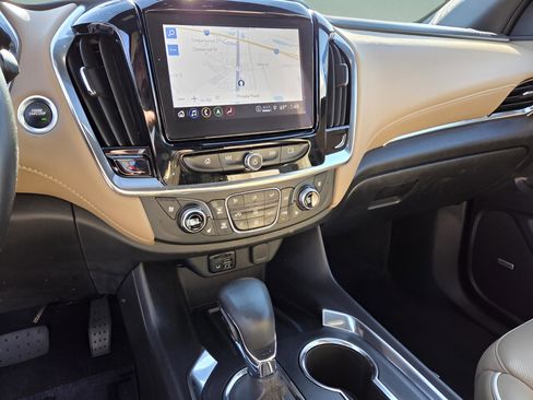 Used 2023 Chevrolet Traverse Premier image 7