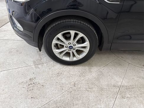 Used 2018 Ford Escape SE w/ SE Sync 3 Package FWD image 16