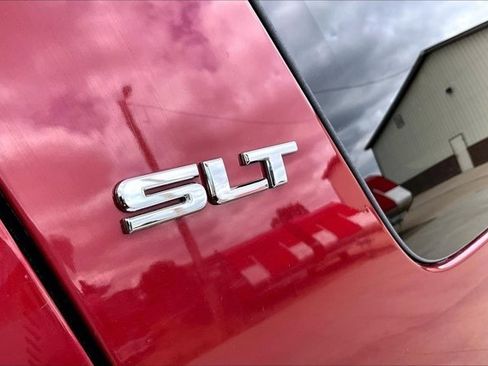 Used 2011 GMC Yukon SLT w/ SLT-2 Equipment Package AWD/4WD image 7
