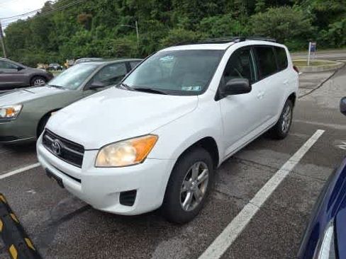 Used 2011 Toyota RAV4 4WD w/ Upgrade Value Pkg image 2