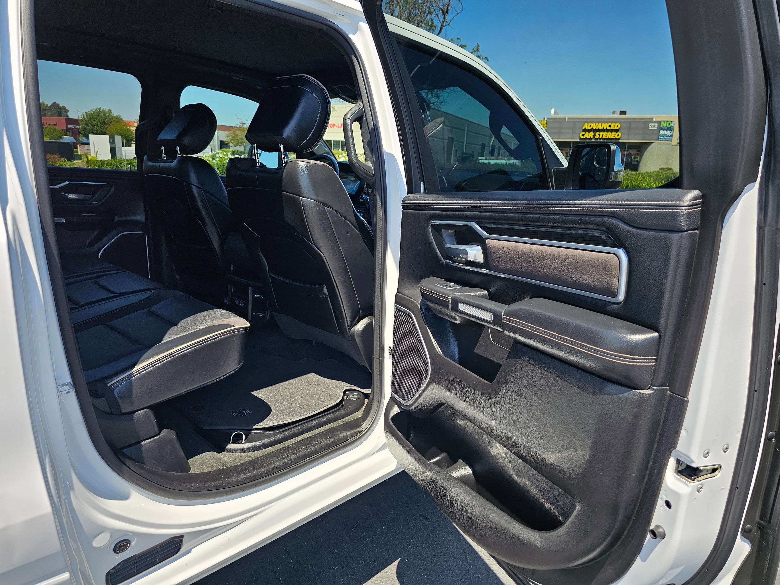 Used 2023 RAM 1500 Laramie AWD/4WD image 26