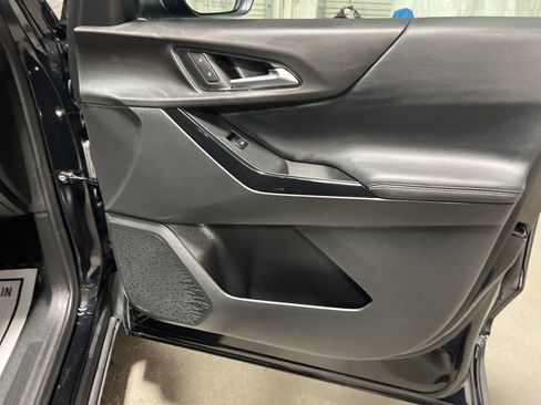 Used 2025 Chevrolet Equinox LT image 11