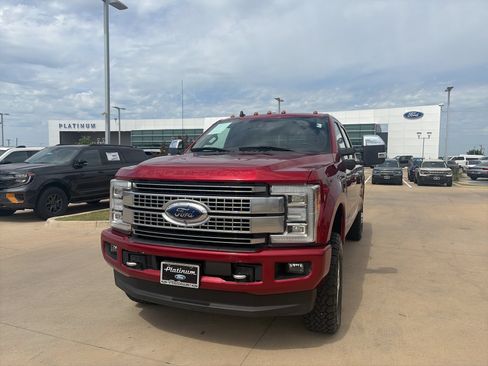 Used 2019 Ford F250 Platinum w/ Platinum Ultimate Package AWD/4WD image 9