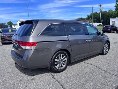 Used 2016 Honda Odyssey Touring Elite image 4
