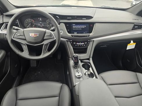 New 2026 Cadillac XT5 Luxury image 14