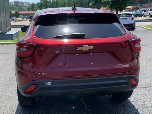 Certified 2024 Chevrolet Trax LS w/ LS Convenience Package FWD image 7