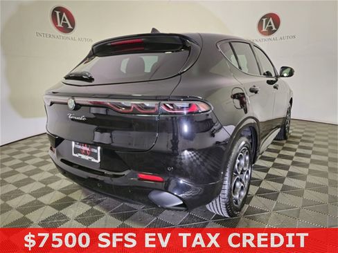 New 2025 Alfa Romeo Tonale w/ Premium Package image 2