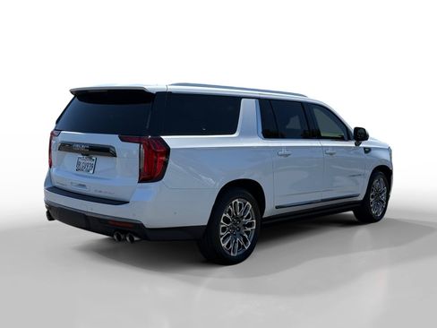 Used 2024 GMC Yukon XL Denali Ultimate AWD/4WD image 5