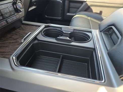 Used 2019 Ford F250 Lariat w/ Lariat Ultimate Package image 27