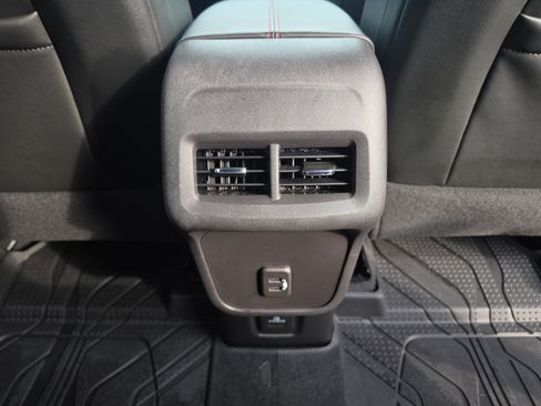 Used 2024 Chevrolet Equinox RS w/ RS Leather Package AWD/4WD image 16