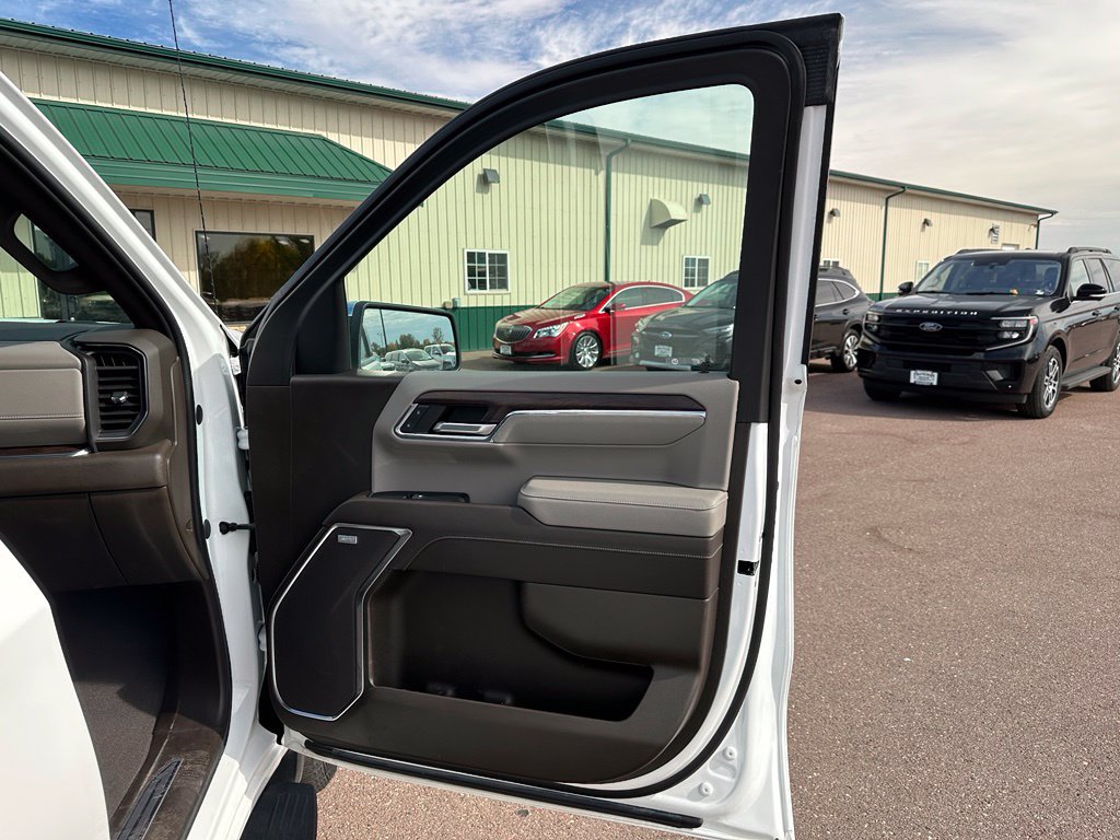 Used 2023 GMC Sierra 1500 SLT w/ SLT Premium Package AWD/4WD image 28