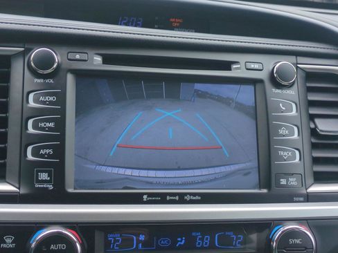 Used 2018 Toyota Highlander Limited FWD image 23