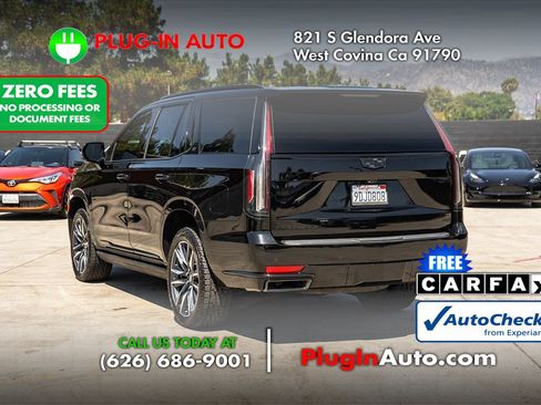 Used 2023 Cadillac Escalade Sport w/ Touring Package AWD/4WD image 2