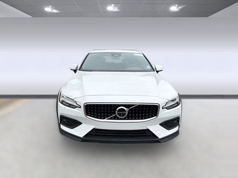 Used 2025 Volvo V60 B5 Cross Country Plus AWD/4WD image 6