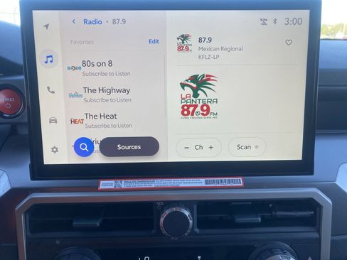 Used 2024 Toyota Tacoma TRD Sport image 12