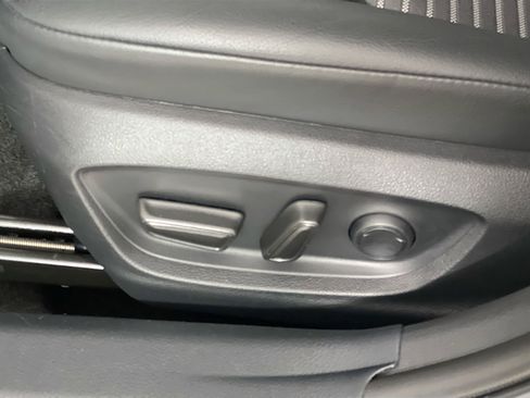 Used 2023 Toyota Camry SE FWD image 16
