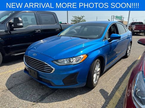 Used 2019 Ford Fusion SE FWD image 3