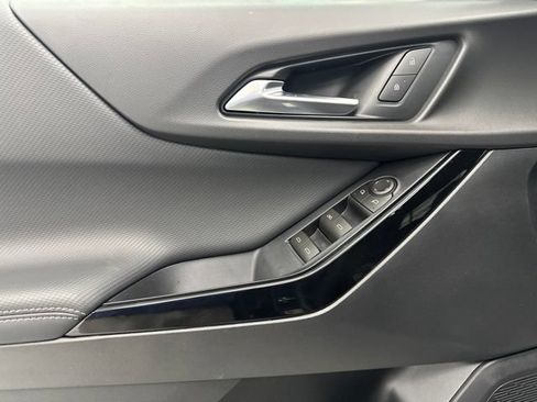 New 2026 Chevrolet Equinox LT w/ Safety and Technology Package FWD image 9